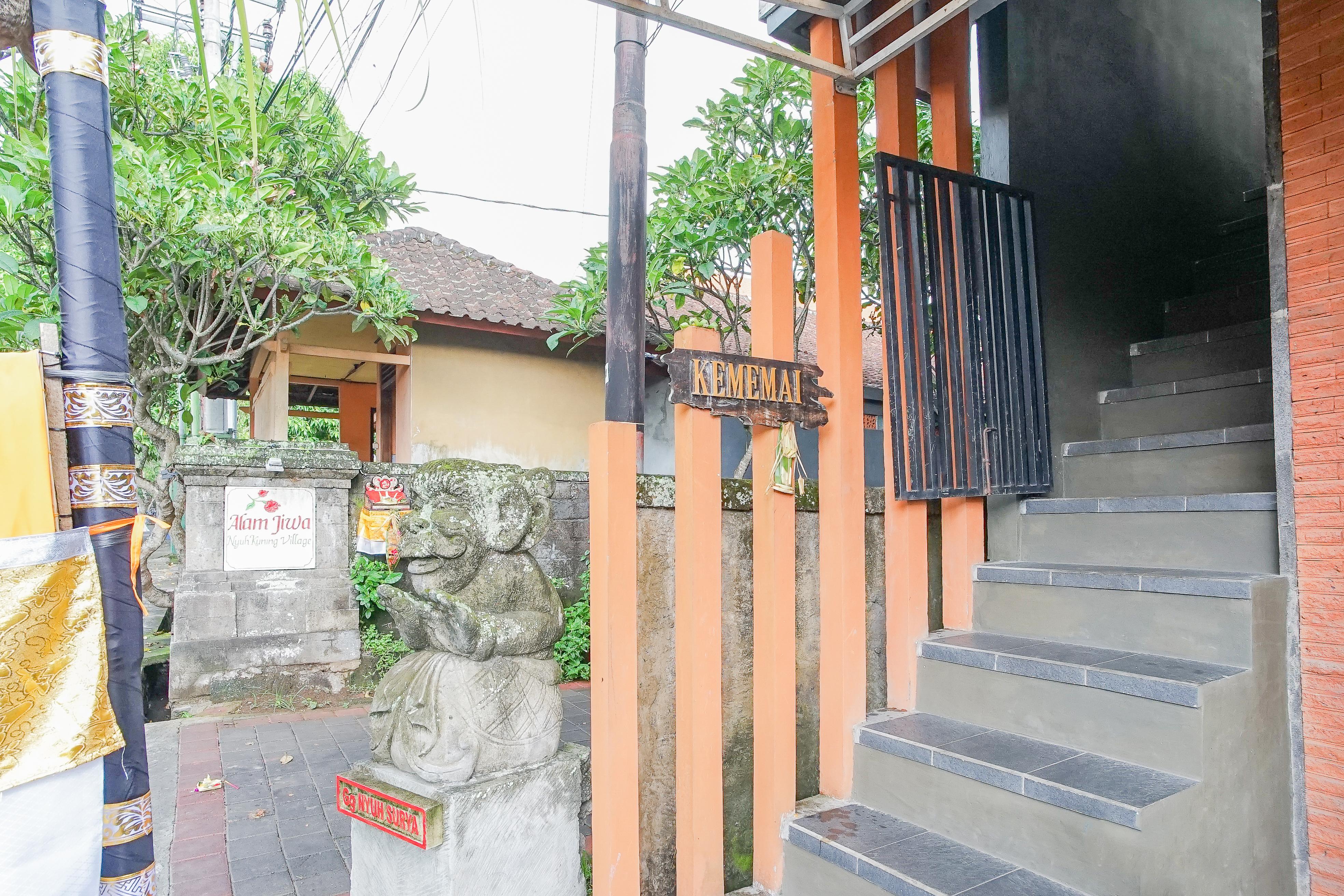 Kememai Hostel *